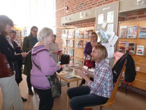 Litteraturrundan i Valfisken (biblioteket i Simrishamn). Första författaren som framträdde var Pontus Lindh, som läste ur Simrishamnsdikten mfl